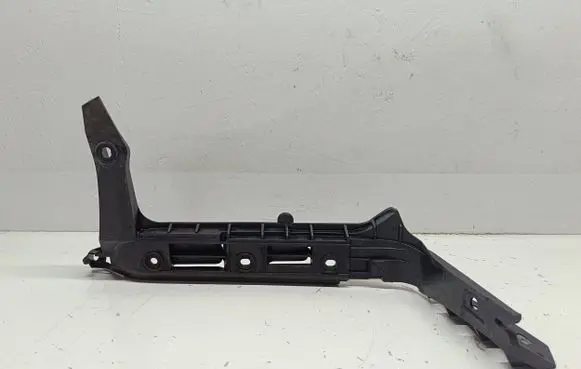 Volkswagen Multivan T5 Rear bumper mounting bracket 7H0807393B
