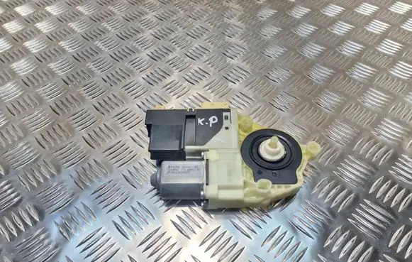 Citroen C4 I Front door window regulator motor 965493100 503620150202