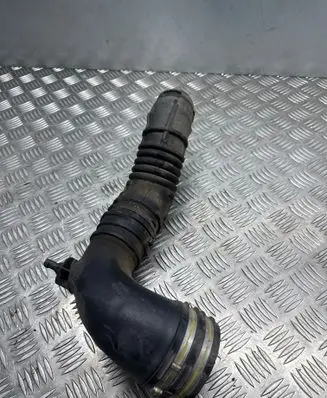 Maserati Ghibli Air intake hose/pipe 670001591