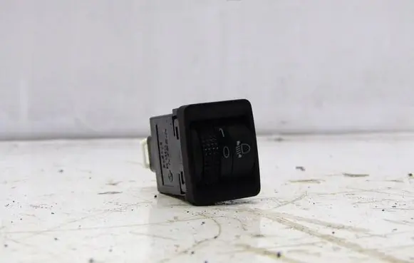 Nissan Qashqai Light switch 4EA0E