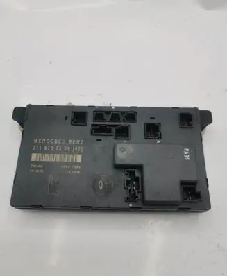 Mercedes-Benz E W211 Door control unit/module 2118707326 00401599