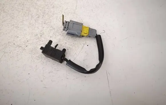 Citroen C4 I Clutch pedal sensor 95835T02
