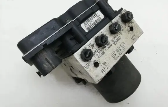 Audi A4 S4 B7 8E 8H ABS Pump 8E0910517017