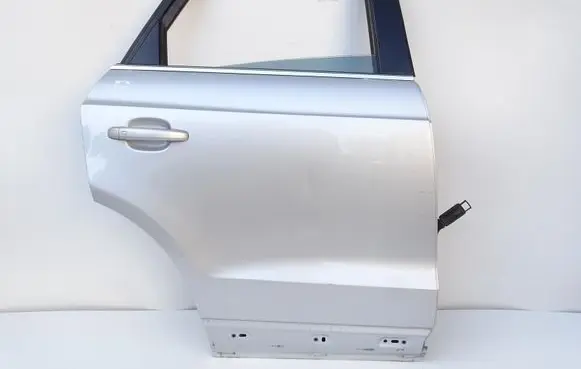 Audi RS Q3 Rear door LX7W