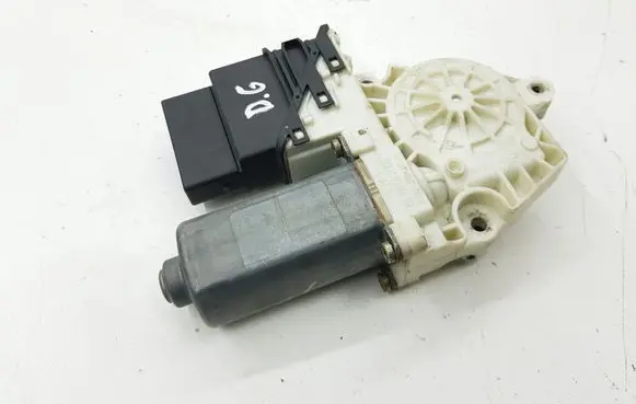 Seat Toledo II (1M) Rear door window regulator motor 9776101438203 F005S00050