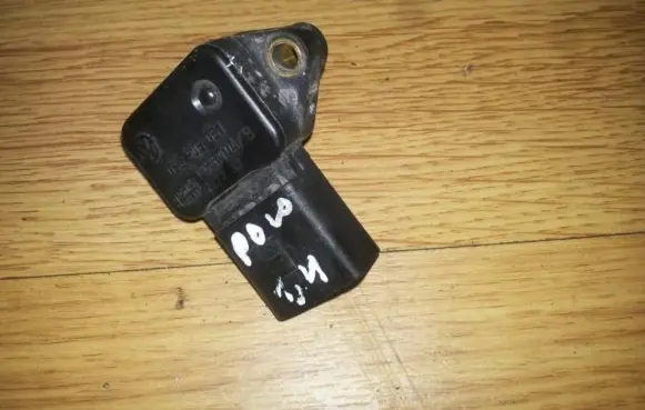 Volkswagen Polo Mass air flow meter 036906051