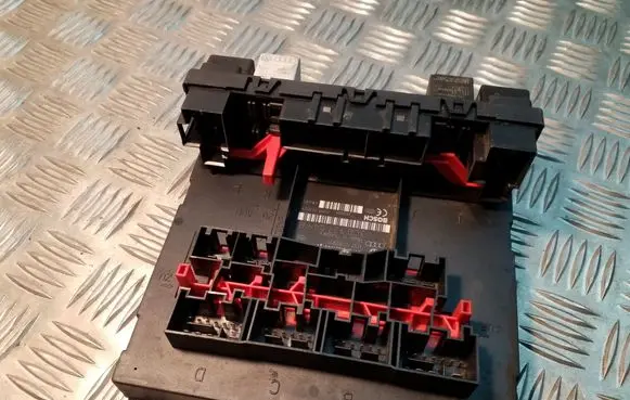 Volkswagen PASSAT B6 Comfort/convenience module 3C0937049H