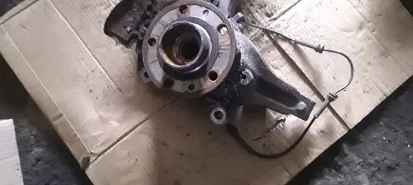 Renault Laguna III Front wheel hub 400140006R