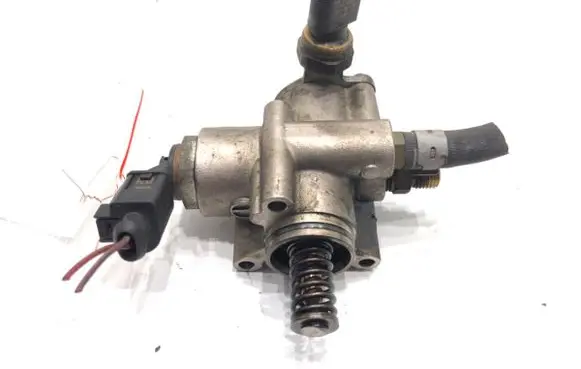 Volkswagen PASSAT B6 Fuel injection high pressure pump 06E906051K