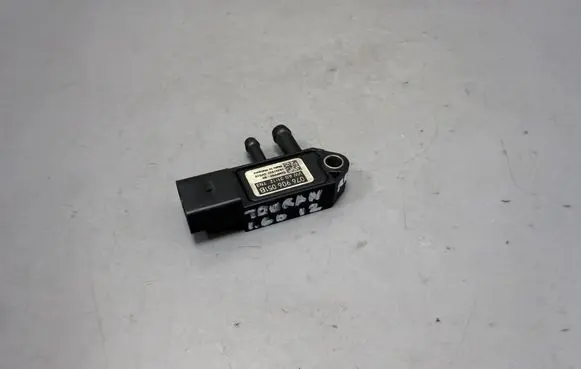 Volkswagen Touran II Exhaust gas pressure sensor 076906051B 16331933 51MPP0203