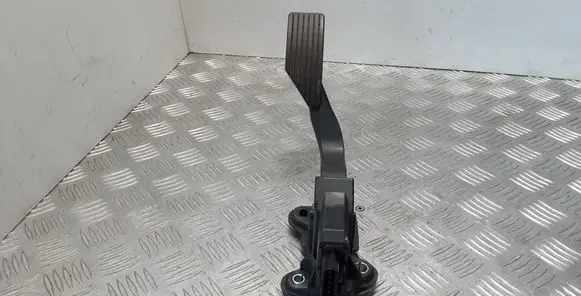Mitsubishi Outlander Accelerator throttle pedal 1600A188