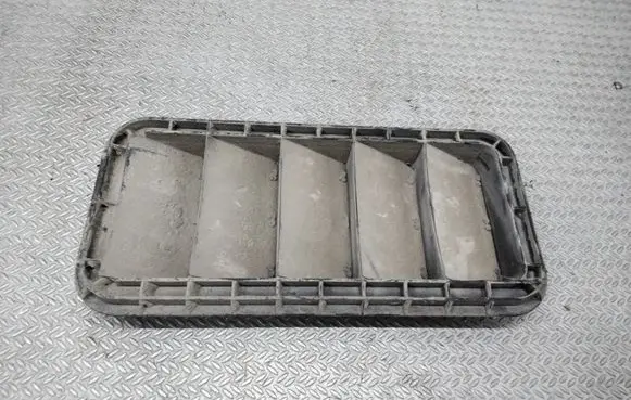 Toyota Avensis Verso Quarter panel pressure vent 