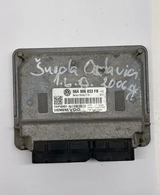 Skoda Octavia Mk2 (1Z) Engine control unit/module 06A906033FB 5WP4045102