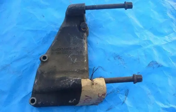 Mercedes-Benz E W124 other engine part 1031550435