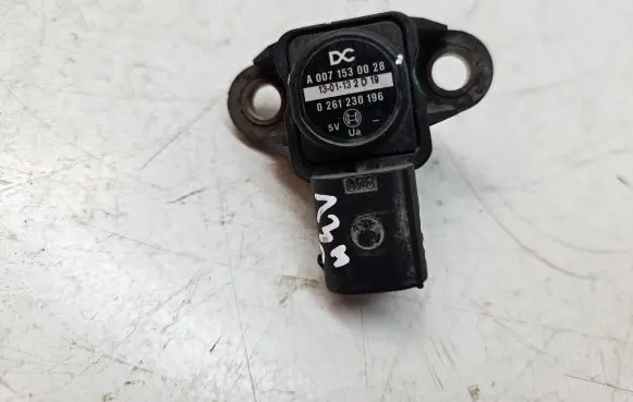 Mercedes-Benz Vito Viano W639 Air pressure sensor A0071530028