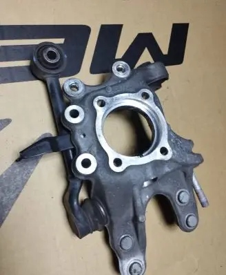 Acura MDX II Rear wheel hub spindle/knuckle 