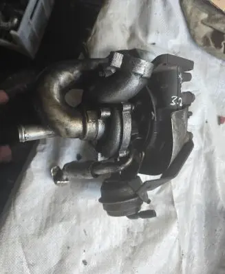 Audi A8 S8 D2 4D Turbo 057145701E 7152241 DD300034F