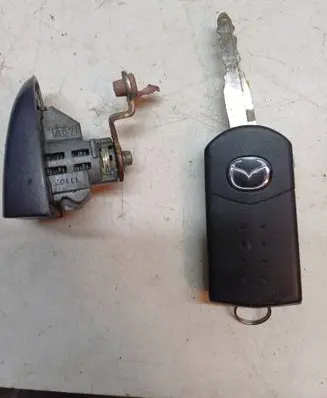 Mazda 6 Front door lock GS1D A87 PCPBTF10