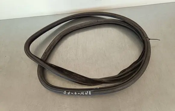 BMW 4 F36 Gran coupe Front door rubber seal 