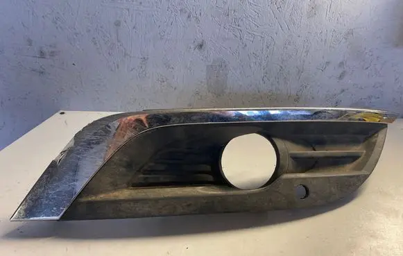 Renault Talisman Front fog light trim/grill 261A22152R 40160778