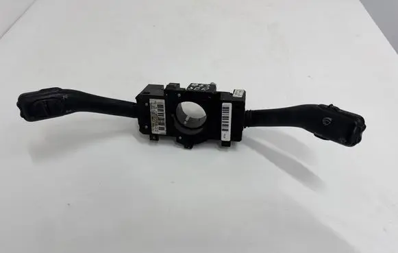 Wiper turn signal indicator stalk/switch
