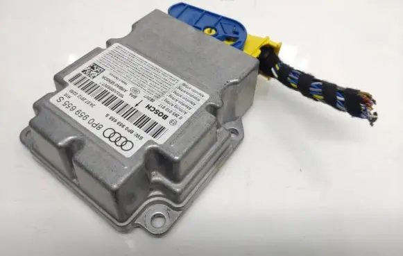 Audi A3 S3 A3 Sportback 8P Airbag control unit/module 8P0959655S 0285010917