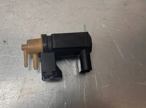 Volvo V70 Turbo solenoid valve 31339808 17T226 70466400