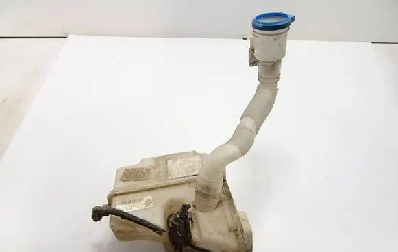 Volkswagen PASSAT B8 Windshield washer fluid reservoir/tank 5G0955453J V120091530648 15092020