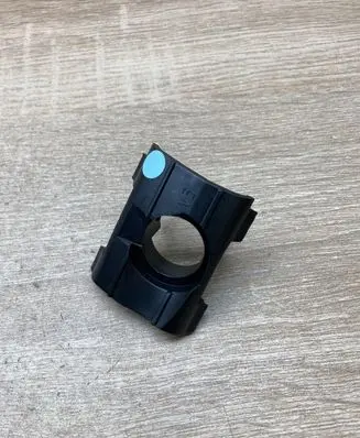 BMW 1 E81 E87 Front parking sensor holder (PDC) 7118154 51117118154