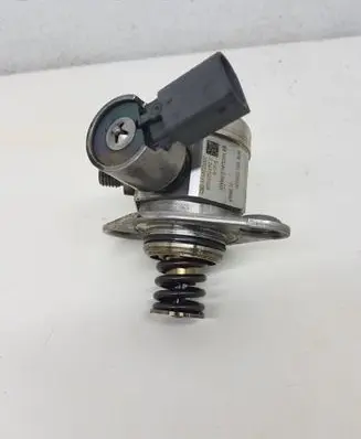 BMW 7 F01 F02 F03 F04 Fuel injection high pressure pump 7595339 2001228969 0261520068