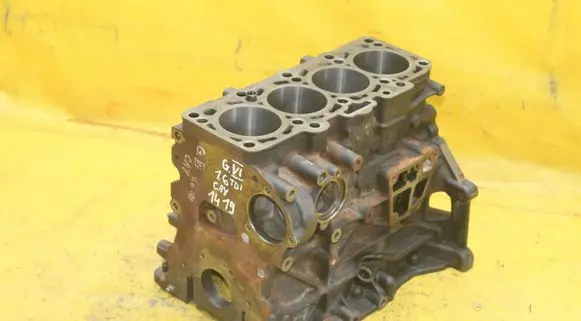 Seat Leon (1P) Engine block 