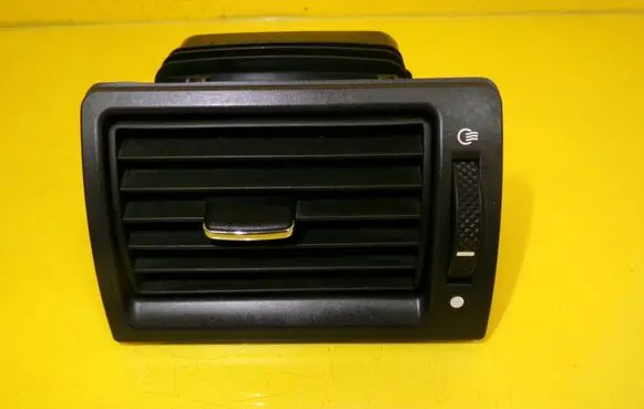 Ford Mondeo Mk III Dashboard side air vent grill/cover trim D1B1A