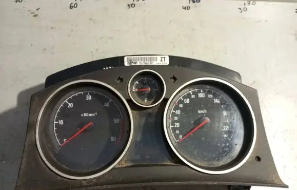 Opel Zafira B Speedometer (instrument cluster) 13225980 SW6607