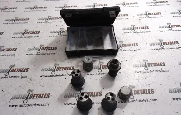 Toyota Avensis Verso Anti-theft wheel nuts and lock 0009003005B