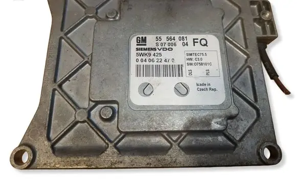 Opel Astra H Engine control unit/module ECU 55564081 SIMTEC755 5WK9425