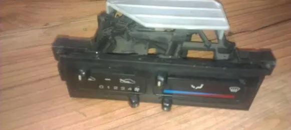 Nissan Sunny Climate control unit