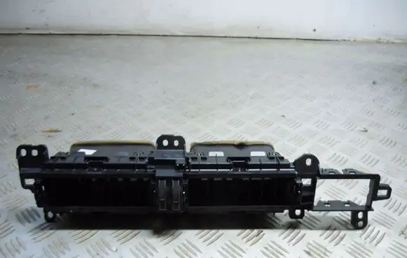 Toyota Prius (XW30) Dash center air vent grill 5567002400