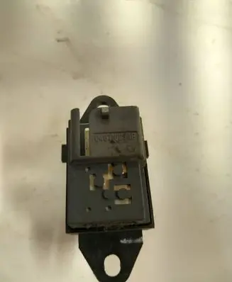 Chevrolet PT Cruiser Central locking switch button 04671623ab