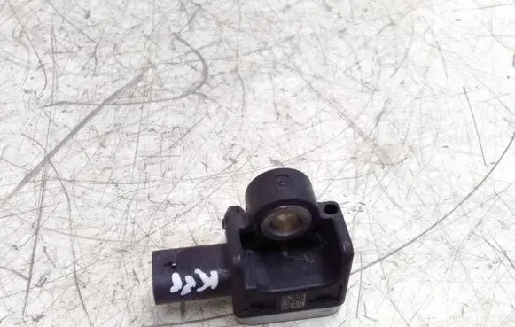 Mercedes-Benz GLA W156 Airbag deployment crash/impact sensor A1668210151 024160627 56054085AA