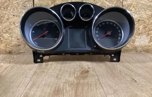 Opel Insignia A Speedometer (instrument cluster) 12844142