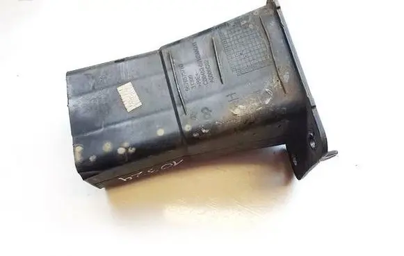 Front bumper mounting bracket