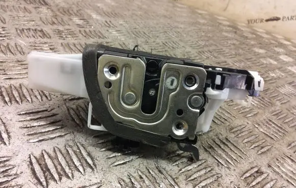Nissan Juke II F16 Coupe door lock (next to the handle) 805016PA1C