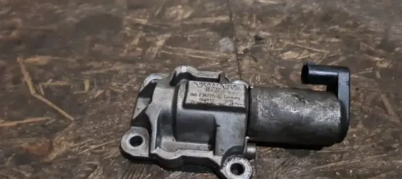 Volvo XC90 Camshaft vanos timing valve 8670421