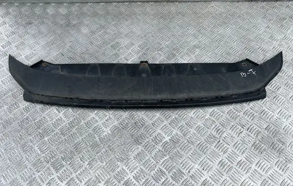 Front bumper lip