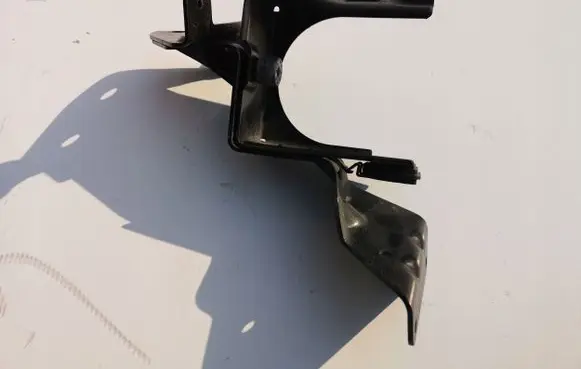 Audi A8 S8 D3 4E ABS pump bracket 