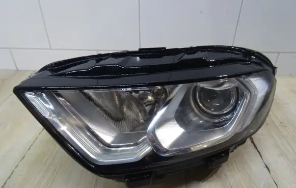 Ford Ecosport Headlight/headlamp GN1513W030JE