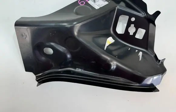 Volkswagen Tiguan Rear quarter panel 5NA813327A