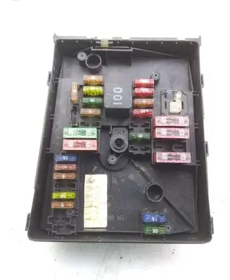 Volkswagen Golf VI Fuse module 1K0937125B