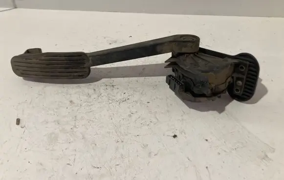 Volvo S80 Accelerator throttle pedal 9157552