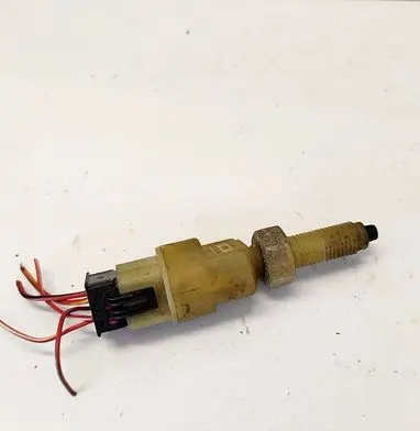 Volkswagen PASSAT B5 Brake pedal sensor switch 4A0945515A